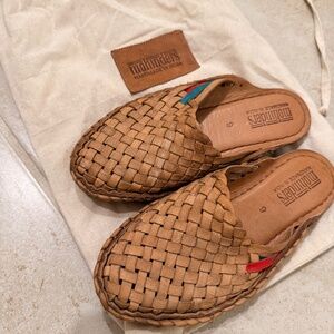 FREE SHIPPING Size 6 Mohinders Leather Sandals